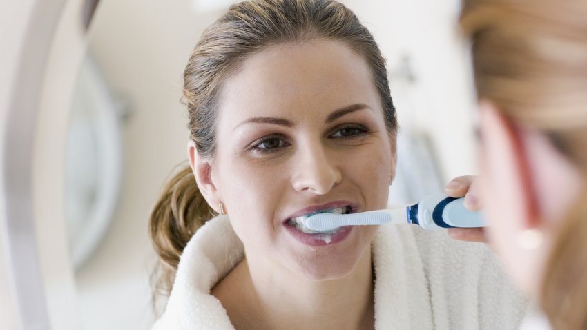 Chăm sóc răng miệng cho người tuổi trung niên