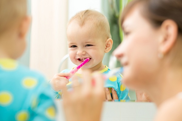 Trẻ từ mấy tuổi có thể sử dụng bàn chải điện để đánh răng