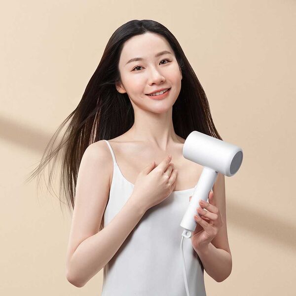 Máy sấy tóc Xiaomi Mijia H101 bổ sung 50 triệu ion âm, giúp tóc mềm mượt và chắc khỏe
